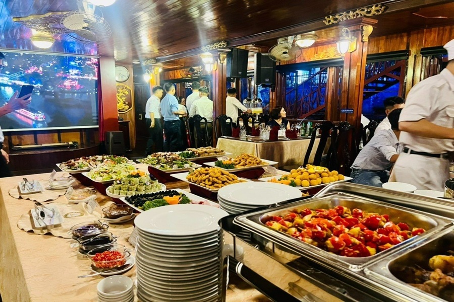 Ăn Buffet Trên Du Thuyền Hòn Ngọc Viễn Đông