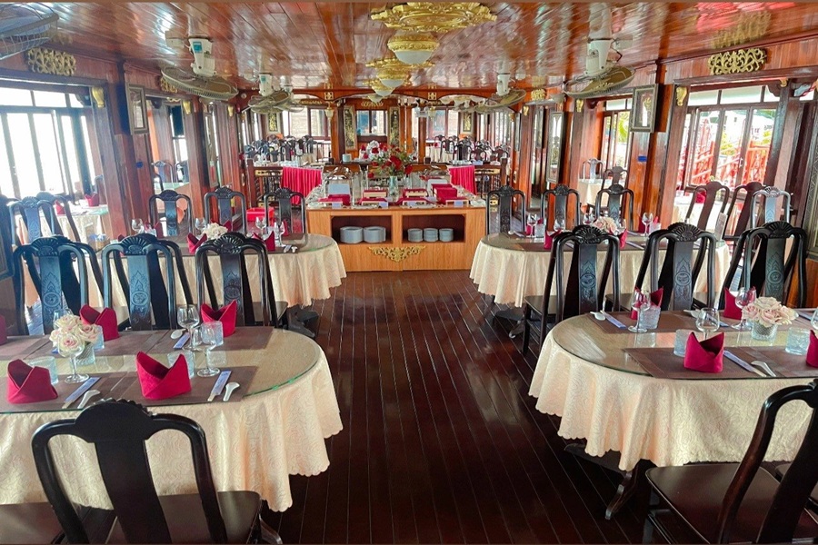 Ăn Buffet Trên Du Thuyền Hòn Ngọc Viễn Đông