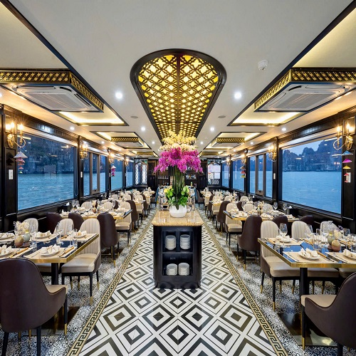 Du thuyền Vera Cruise ( Tàu ngày)