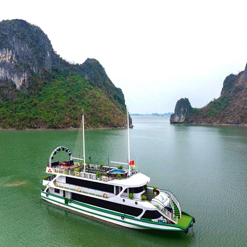 Du thuyền Vera Cruise ( Tàu tối)
