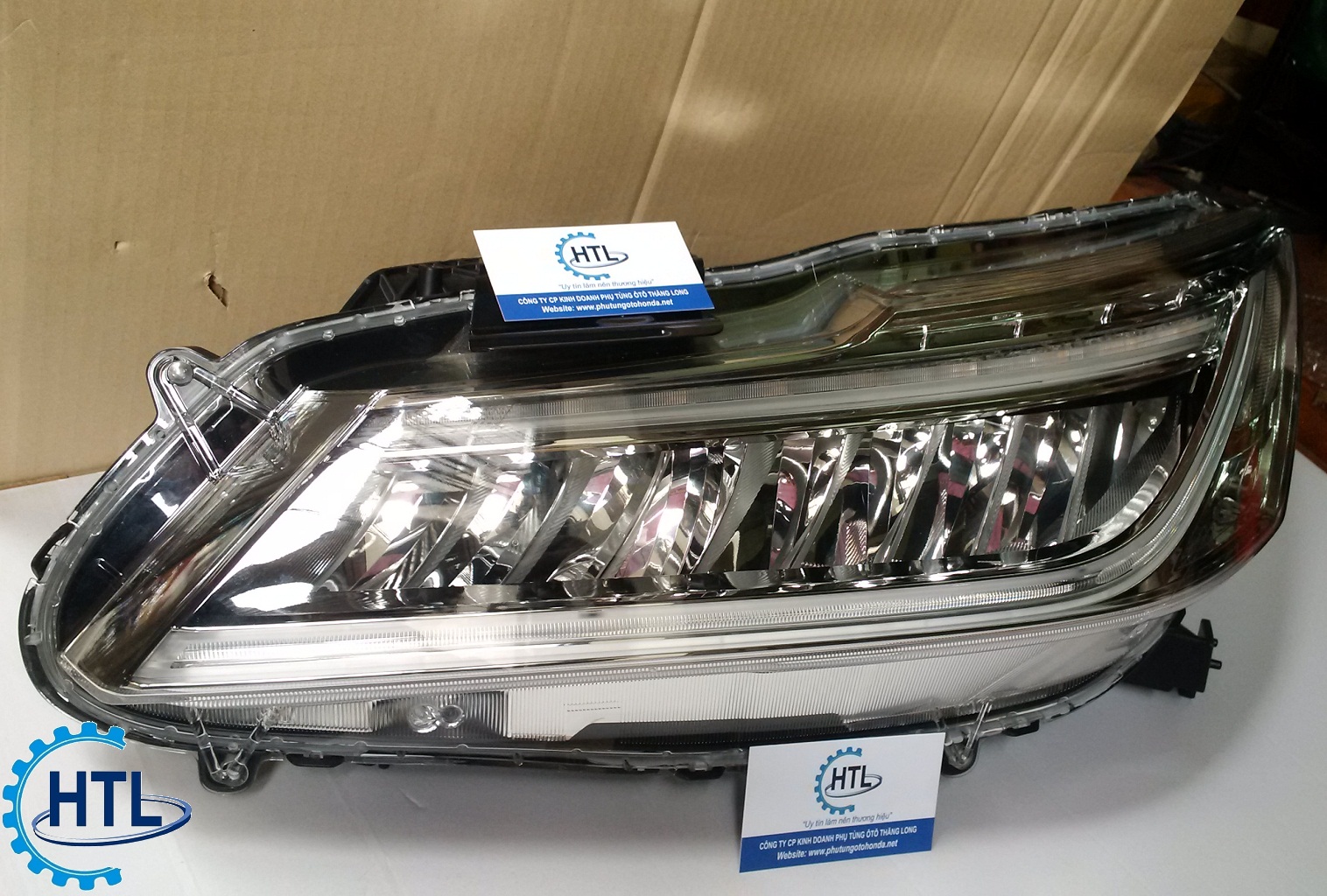 Đèn pha Accord 2017