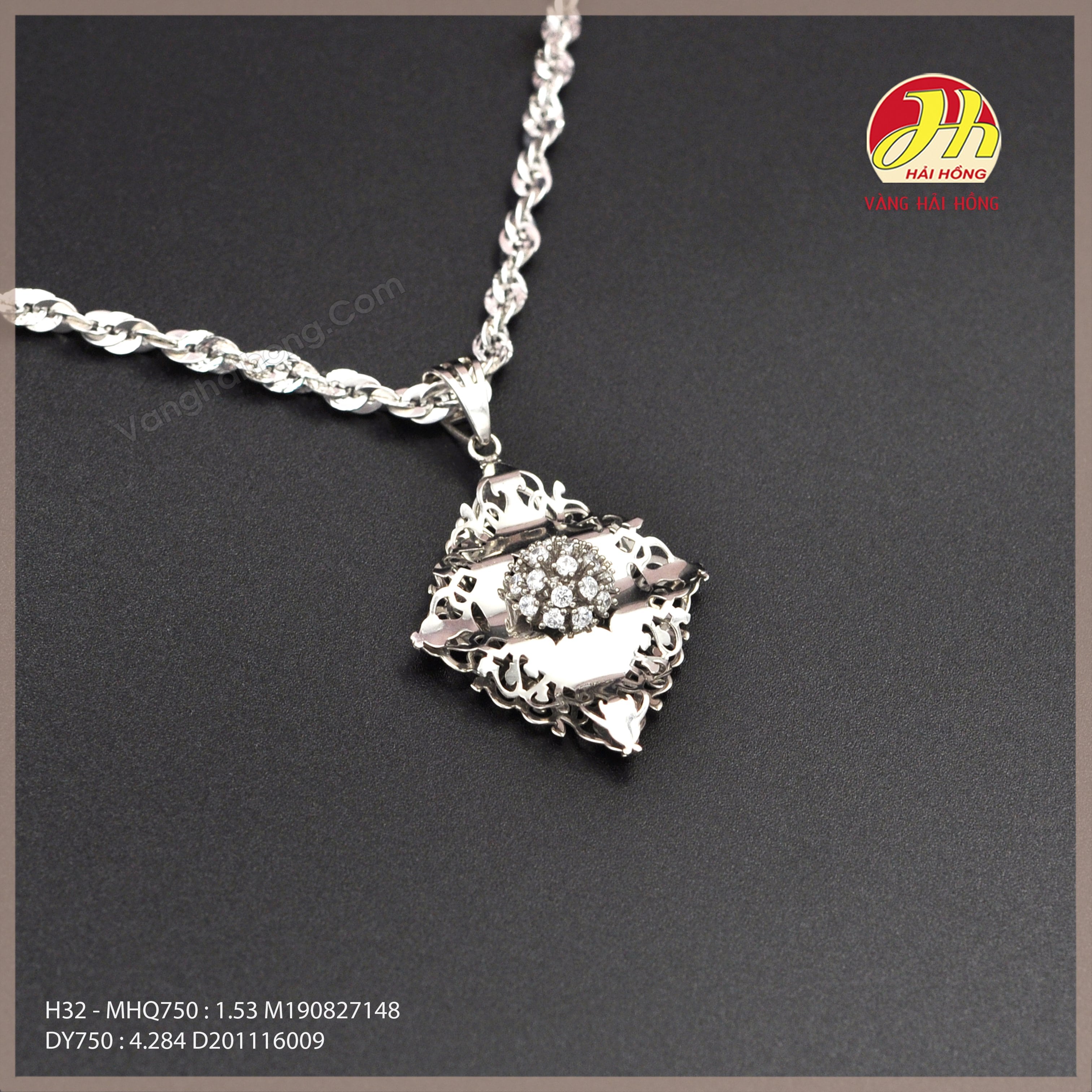 day-chuyen-va-mat-nu-vang-trang-43