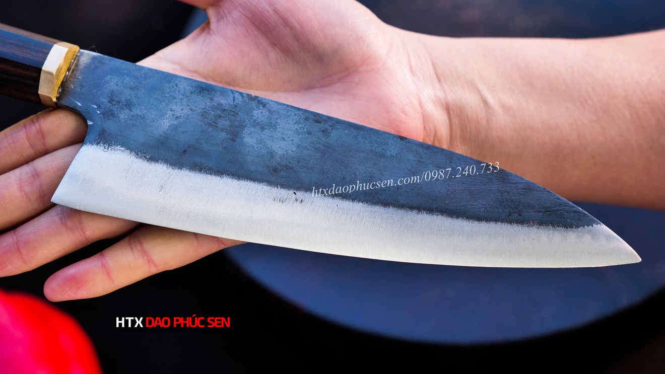 Dao được rèn thủ công từ thép nhíp xe ô tô