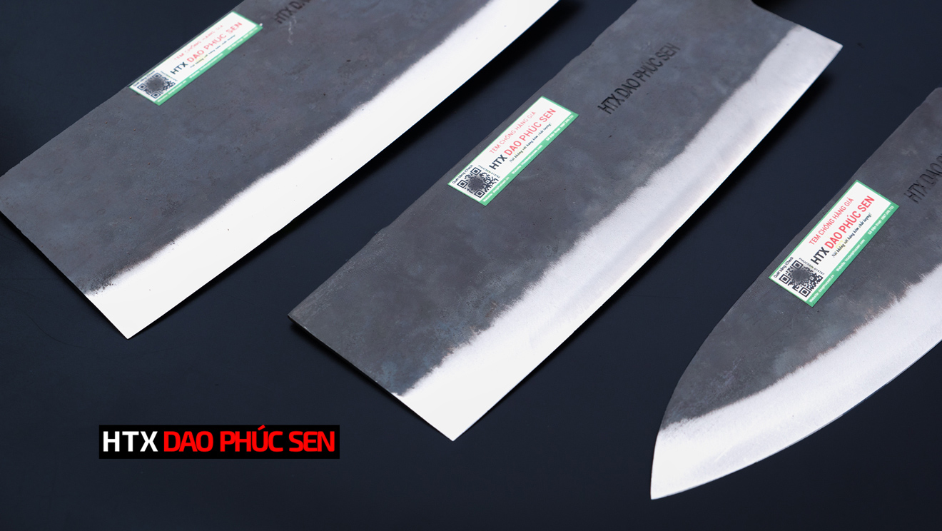 Lưỡi dao được rèn thủ công từ thép nhíp có độ sắc bén cao