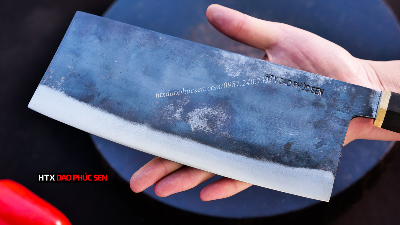 Lưỡi dao được rèn từ thép nhíp xe ô tô