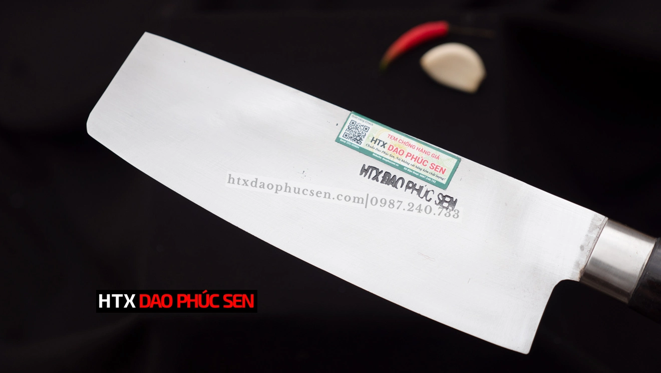 Lưỡi dao được rèn từ thép trắng kháng gỉ tốt