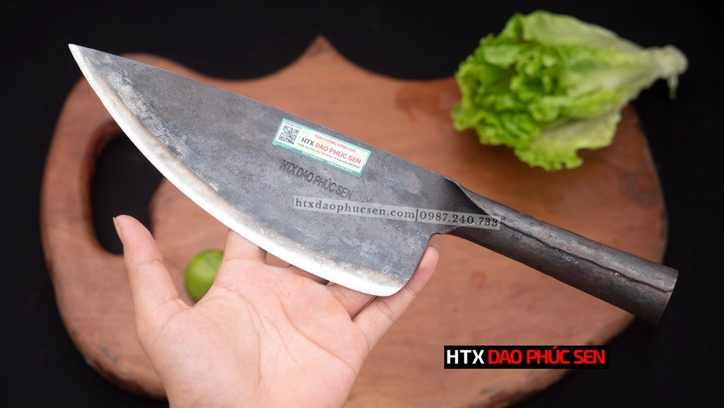 Dao được thiết kế mũi nhọn đặc biệt giúp dễ dàng luồn lách các khe nhỏ