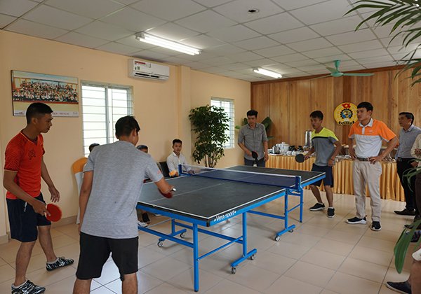 Bàn bóng bàn giá rẻ Vinasport