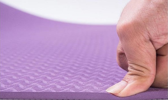 Kiểm tra độ dày thảm Yoga