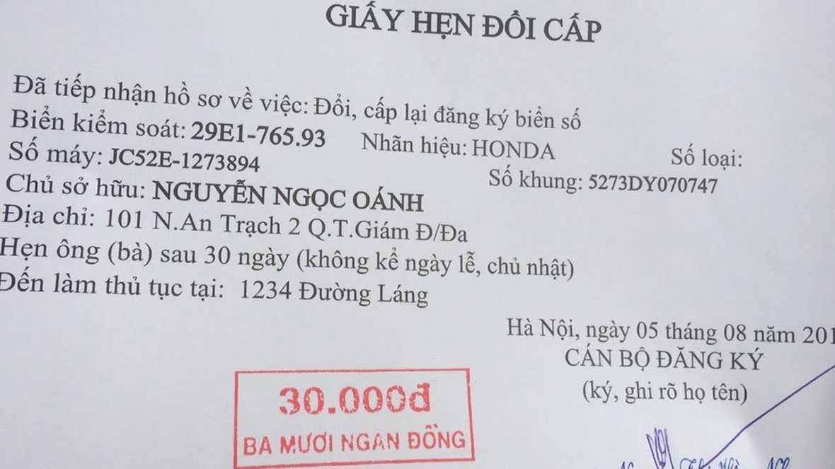 Khi làm thủ tục sang tên có bắt buộc phải mang xe theo?