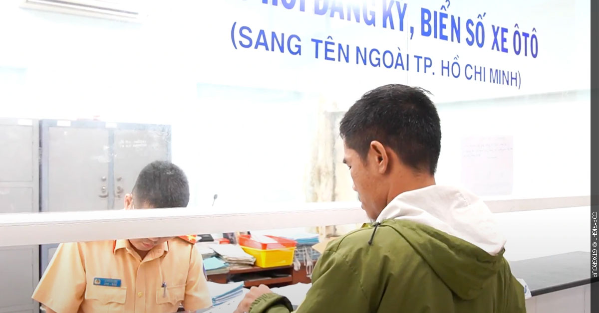 Sau khi đóng phạt vì không làm thủ tục thu hồi theo quy định, người đang sở hữu xe có thể đăng ký sang tên xe chính chủ