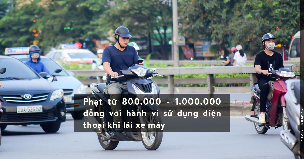 Phạt từ 800.000 - 1.000.000 đồng với hành vi sử dụng điện thoại khi lái xe máy