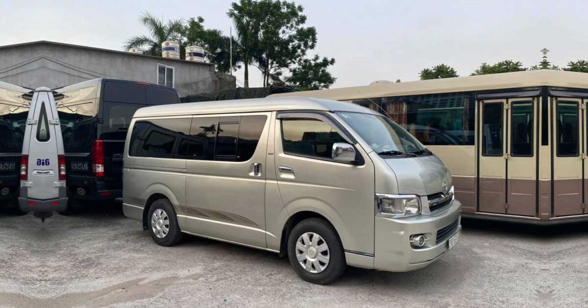 Toyota Hiace Đầu Búa – Cá Mập