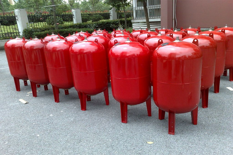 KHÁC BIỆT GIỮA BÌNH TÍCH ÁP VÀ BÌNH DÃN NỞ