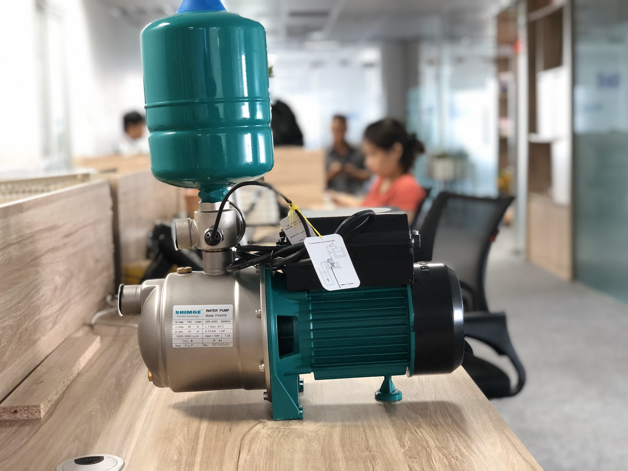 Máy bơm tăng áp biến tần là gì ?