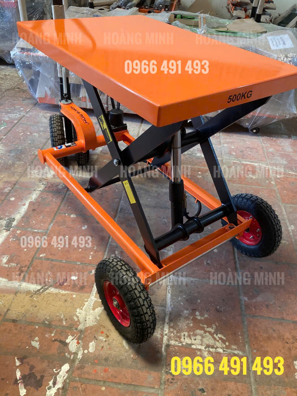 xe nâng mặt bàn 500kg, bánh xe cao su