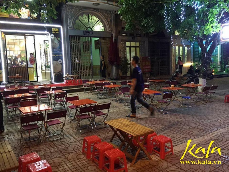 Bàn ghế cafe vỉa hè đã đến tay khách hàng ở Bắc Giang