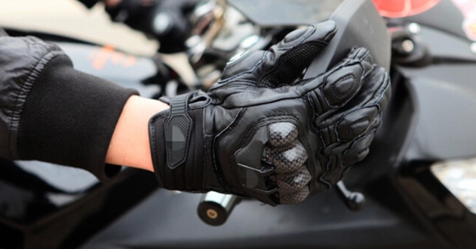 Găng gù carbon dài mẫu 1 furygan cao cấp hàng chính hãng Găng gù carbon dài mẫu 1 furygan cao cấp hàng chính hãng