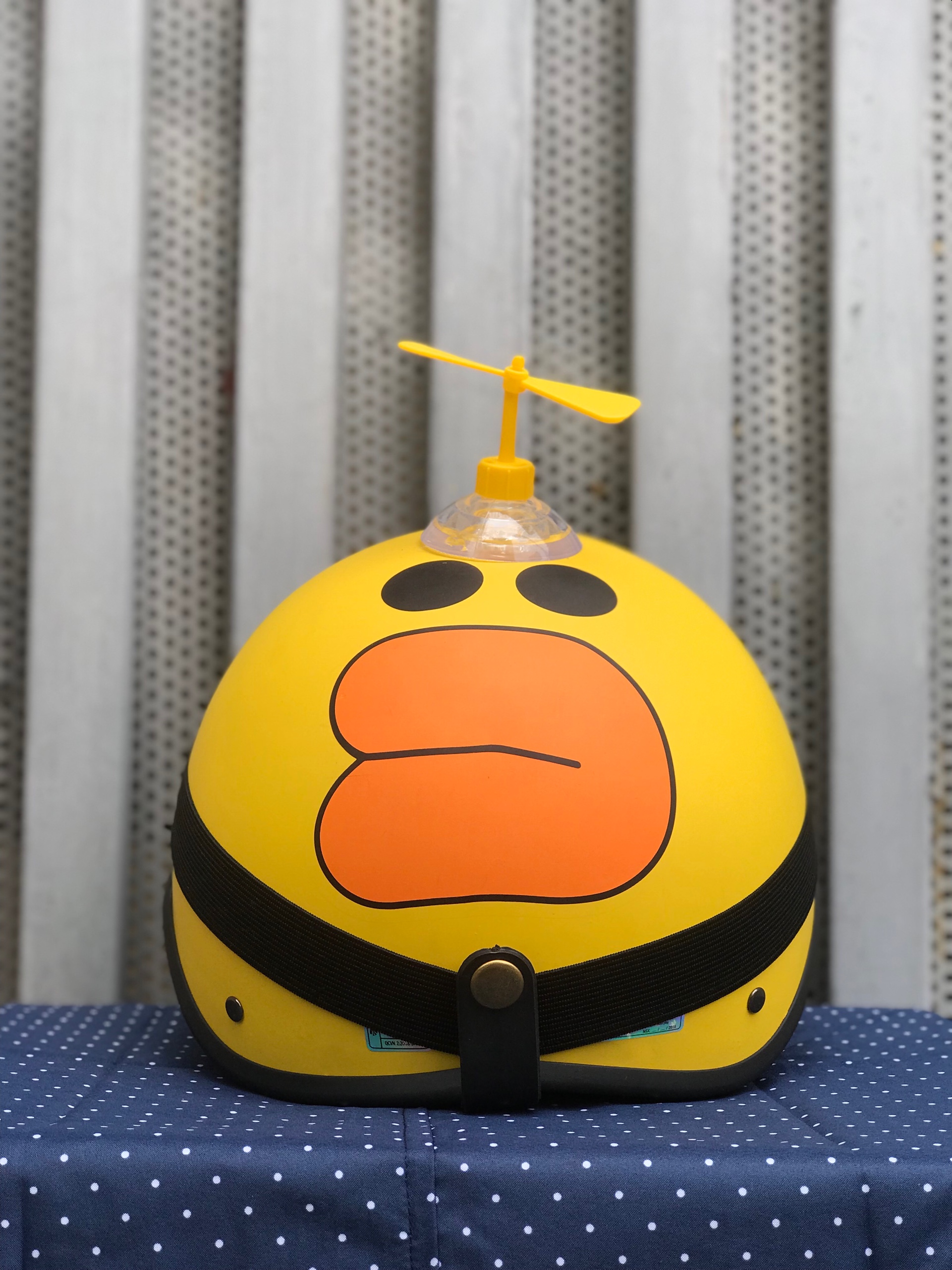 Mũ Bảo Hiểm 1/2 Bopa Tem Phượt - Vịt vàng