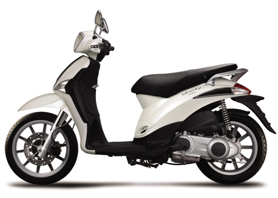 Thuê xe ga Piaggio Liberty