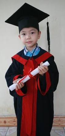 Thuê áo cử nhân, áo tốt nghiệp mầm non, tiểu học cấp 1, trung học cấp 2, cấp 3 đại học sinh viên
