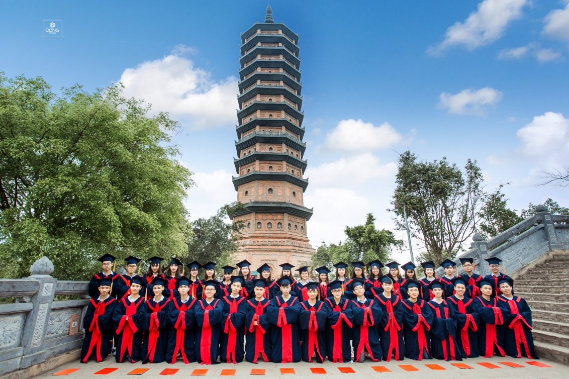 Thuê áo cử nhân, áo tốt nghiệp mầm non, tiểu học cấp 1, trung học cấp 2, cấp 3 đại học sinh viên