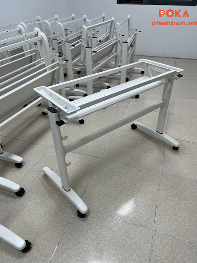 Chân bàn bánh xe có khóa