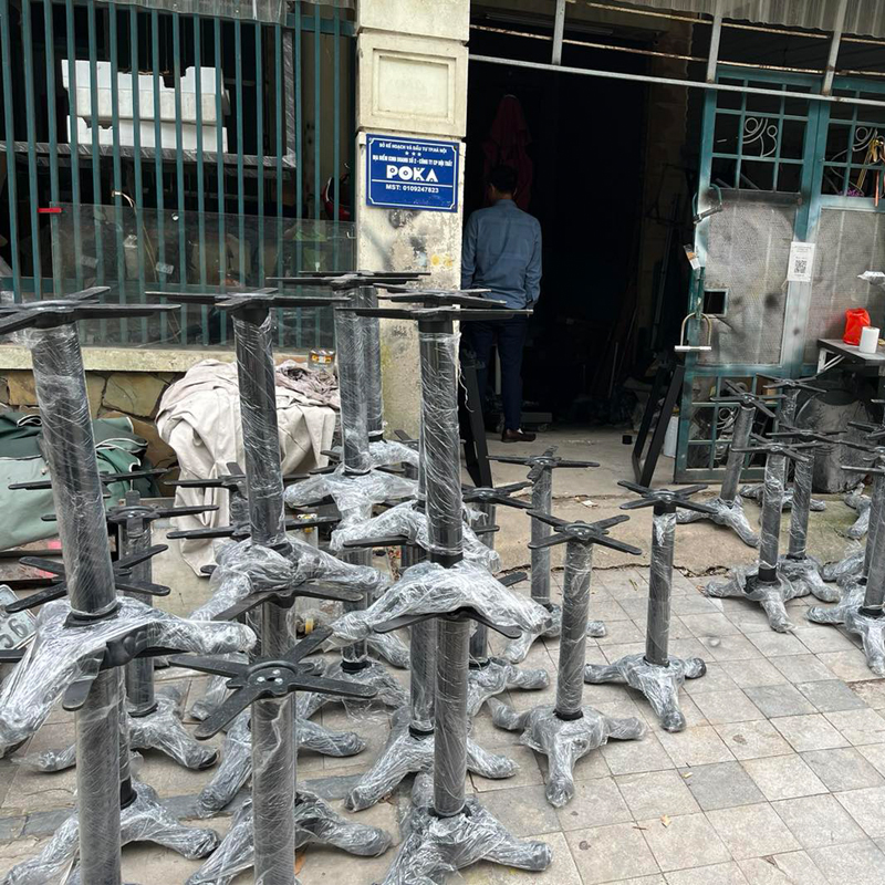Lắp đặt và bàn giao tại kho lô 30 chân bàn gang CG-3CU