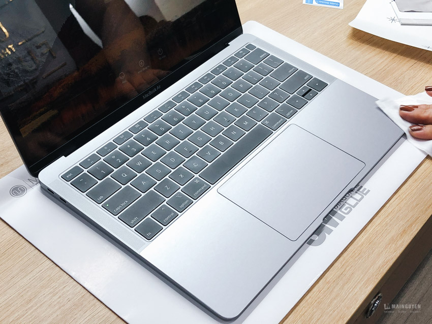 Trải nghiệm miếng dán Macbook đẹp nhất thị trường cho Macbook Air 2018