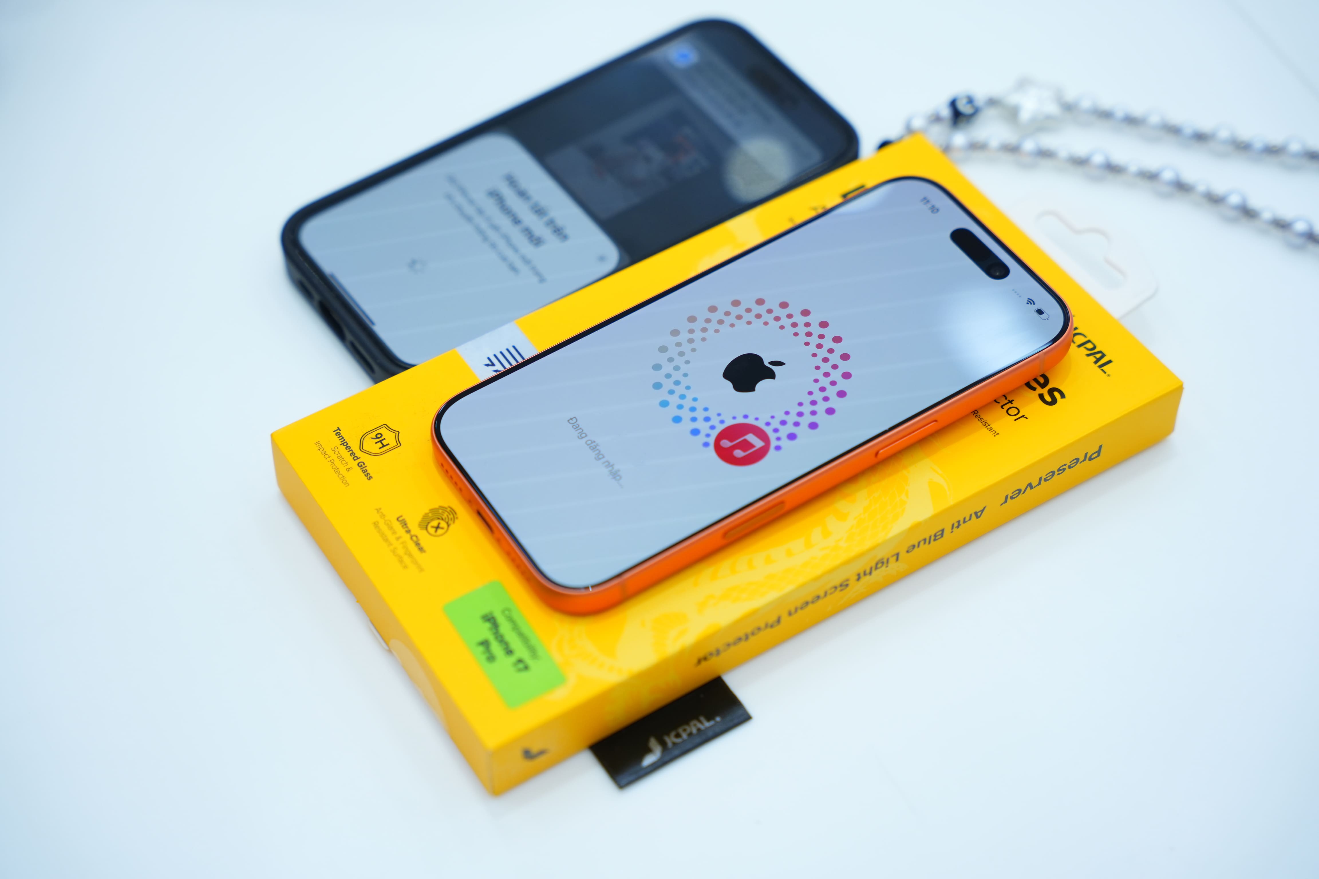 iPhone 17 Chính Thức Ra Mắt Tại Việt Nam – Hệ Sinh Thái Phụ Kiện Cao Cấp Đồng Loạt Lên Kệ