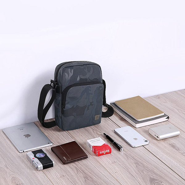 túi phụ kiện crossbody wiwu màu xám