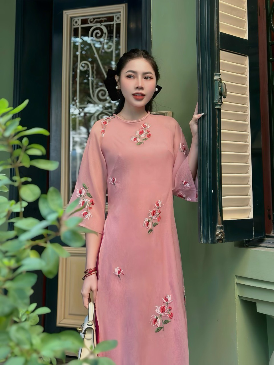 Áo Dài Cách Tân Voan Tơ Thêu Hoa
