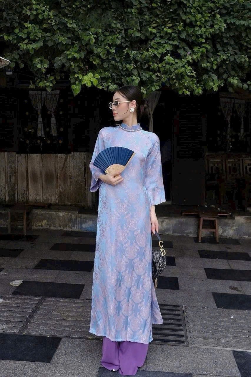 Áo Dài Cách Tân Gấm Thọ Dơi Sành Điệu