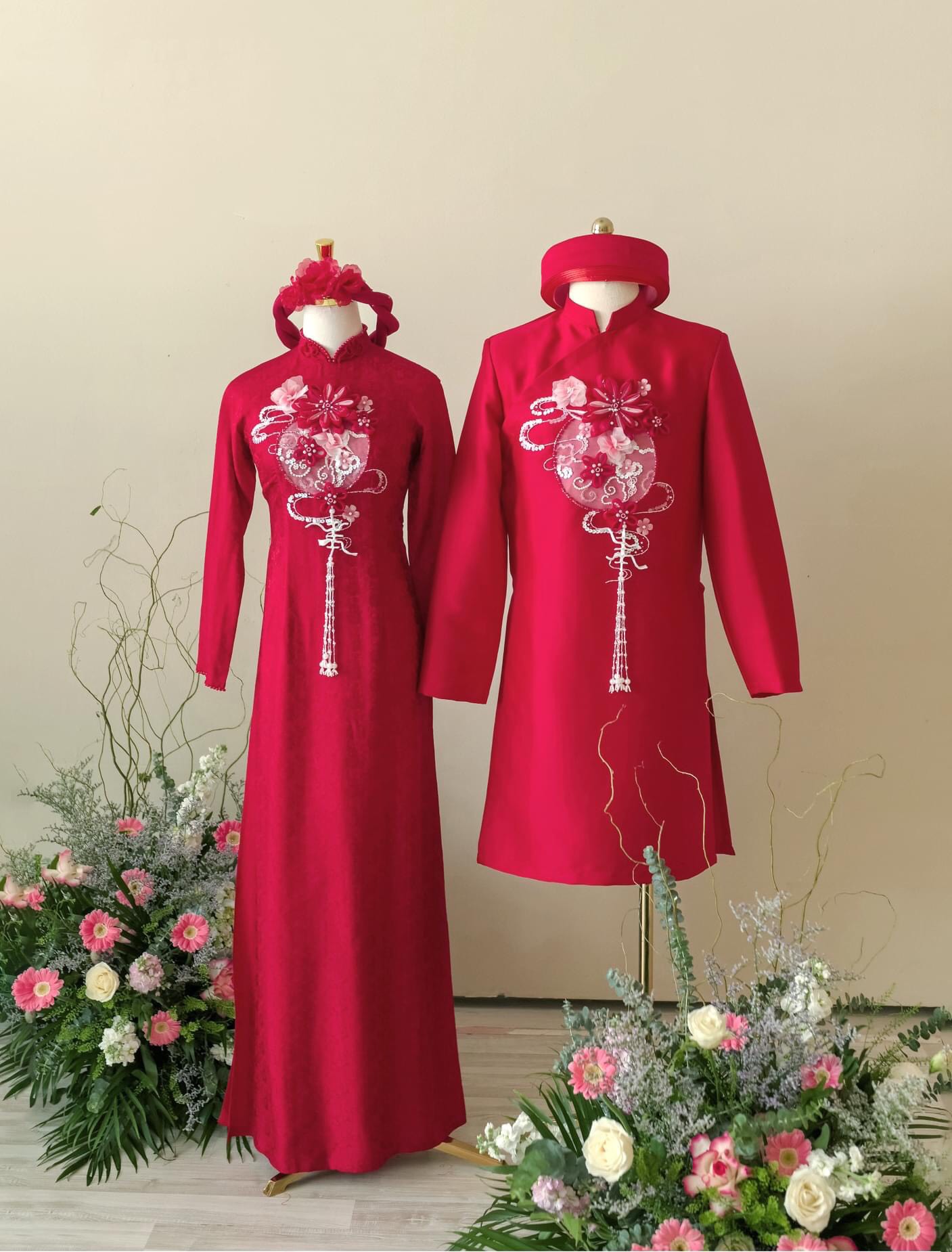 Áo Dài Cưới Cặp Đôi Đính Kết Trẻ Trung Hiện Đại