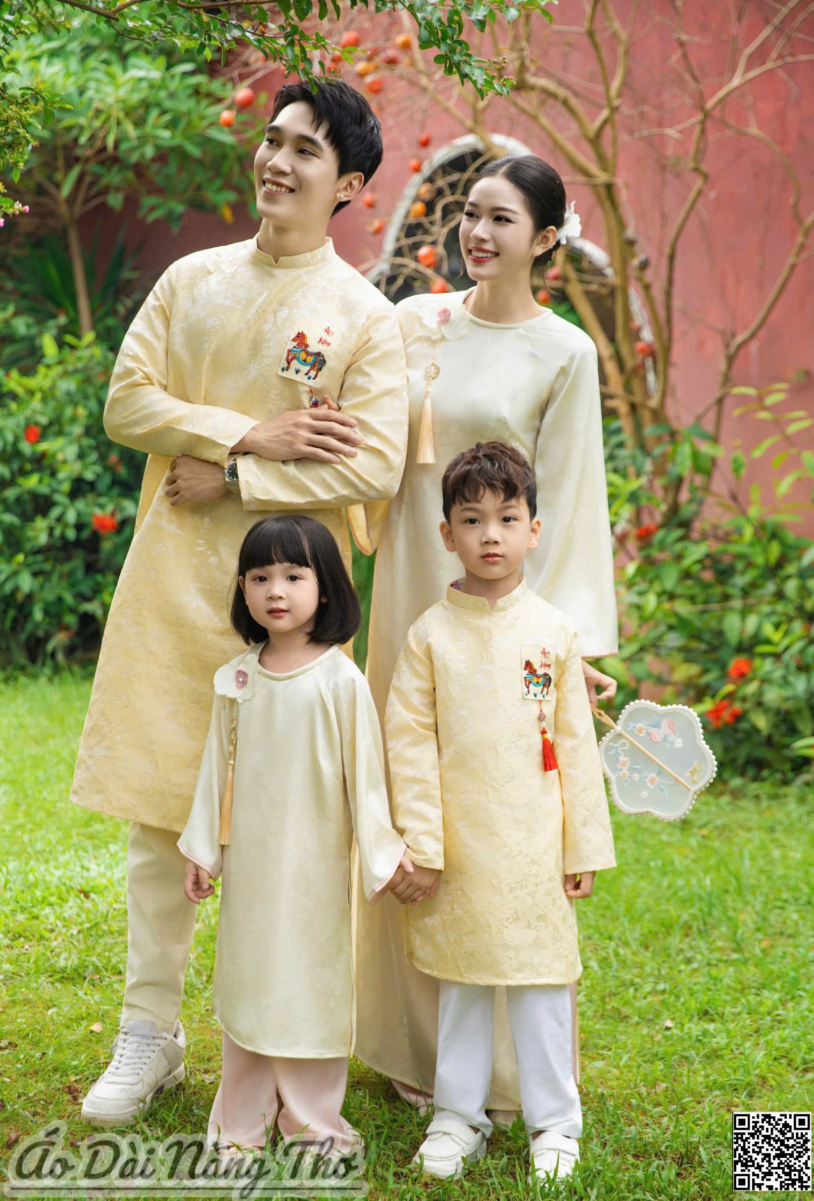 Áo Dài Cách Tân Gia Đình Ngọt Ngào