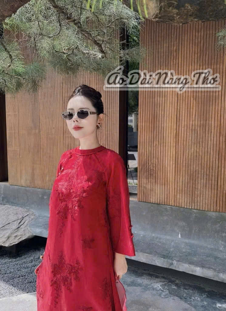 Áo Dài Cách Tân Đỏ Cổ Tròn Kèm Dây Tua