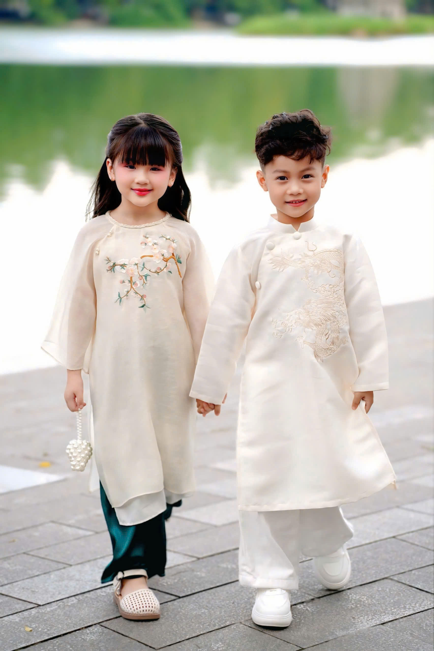 Áo Dài Bé Trai/Bé Gái Kem Họa Tiết Thêu