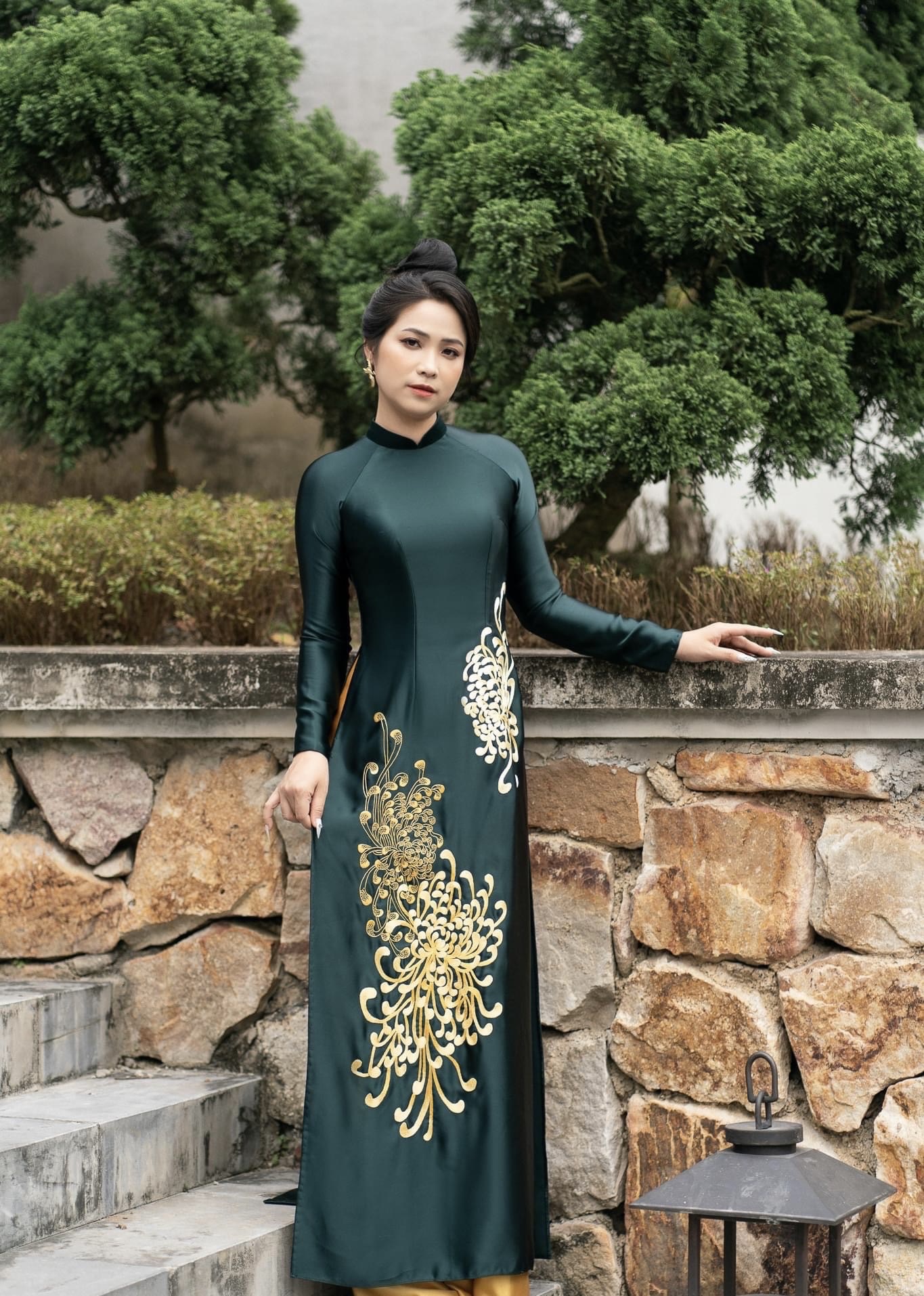Áo Dài Bà Sui Lụa Thêu Hoa Cúc Đại Đóa