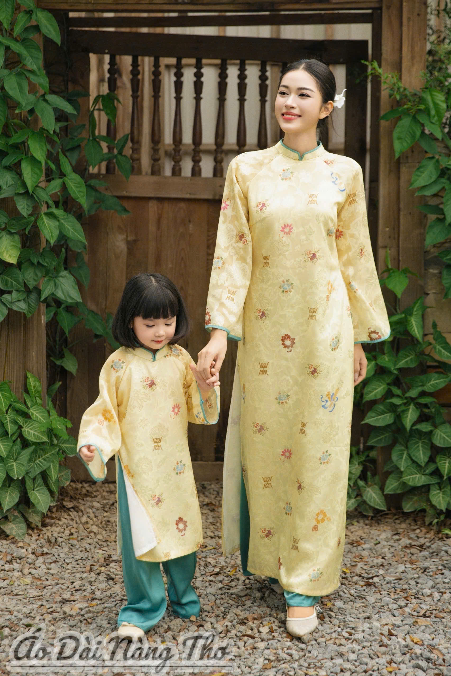 Áo Dài Cách Tân Lụa Vàng Họa Tiết Thổ Cẩm Xinh Xắn (Không bao gồm áo bé)