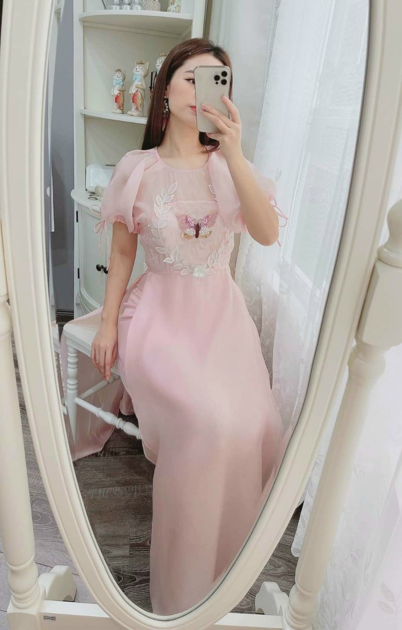 Áo Dài Cách Tân Hồng Tay Phồng Kết Hạt