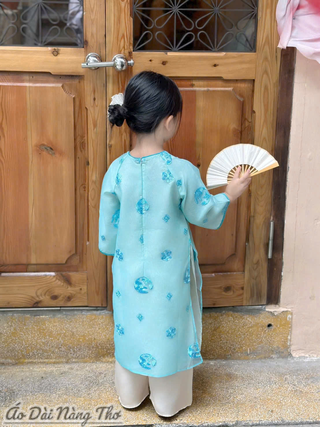 Áo Dài Bé Gái Voan Xanh Họa Tiết Thêu