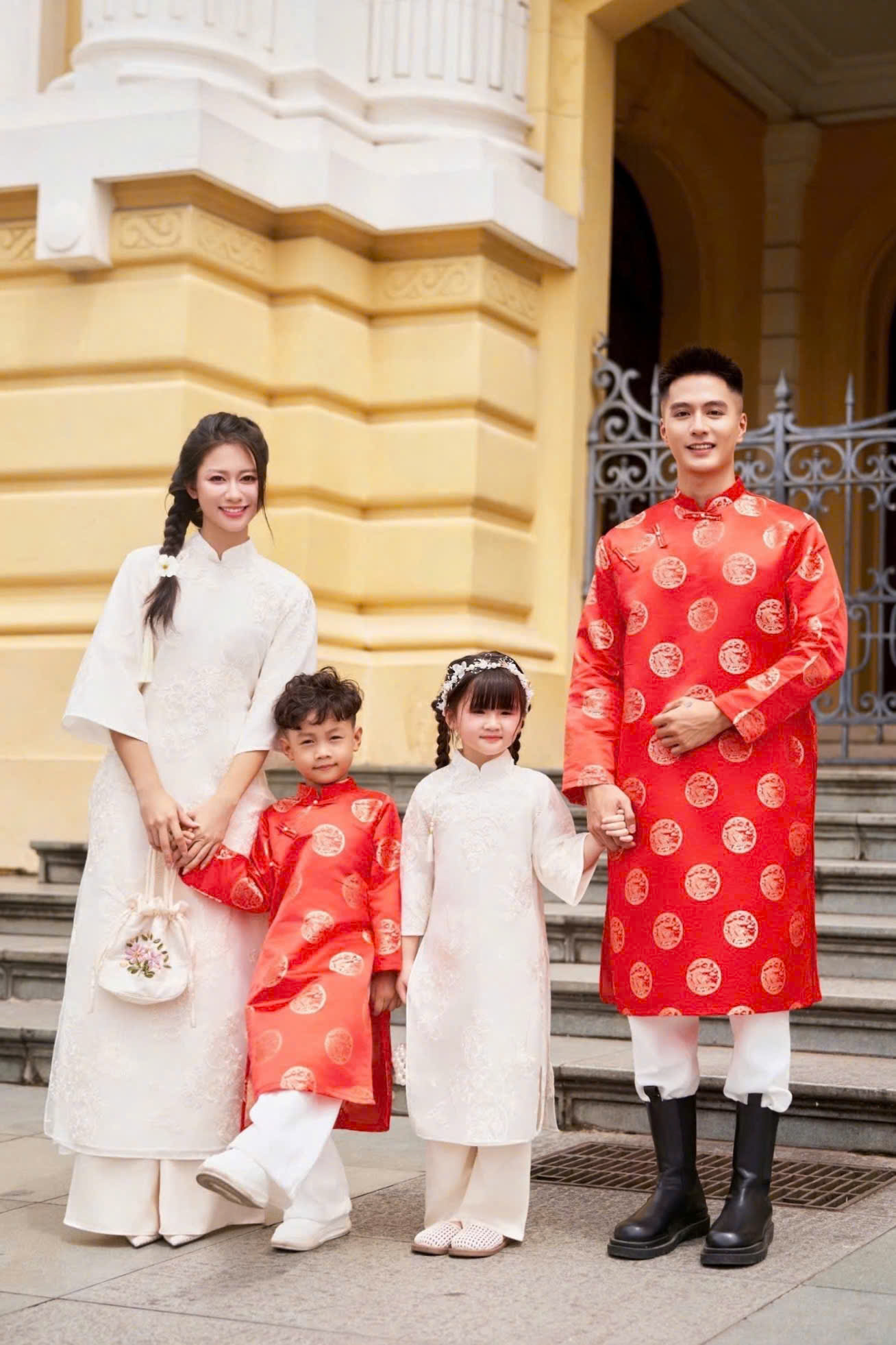 Áo Dài Cách Tân Gia Đình Sang Trọng