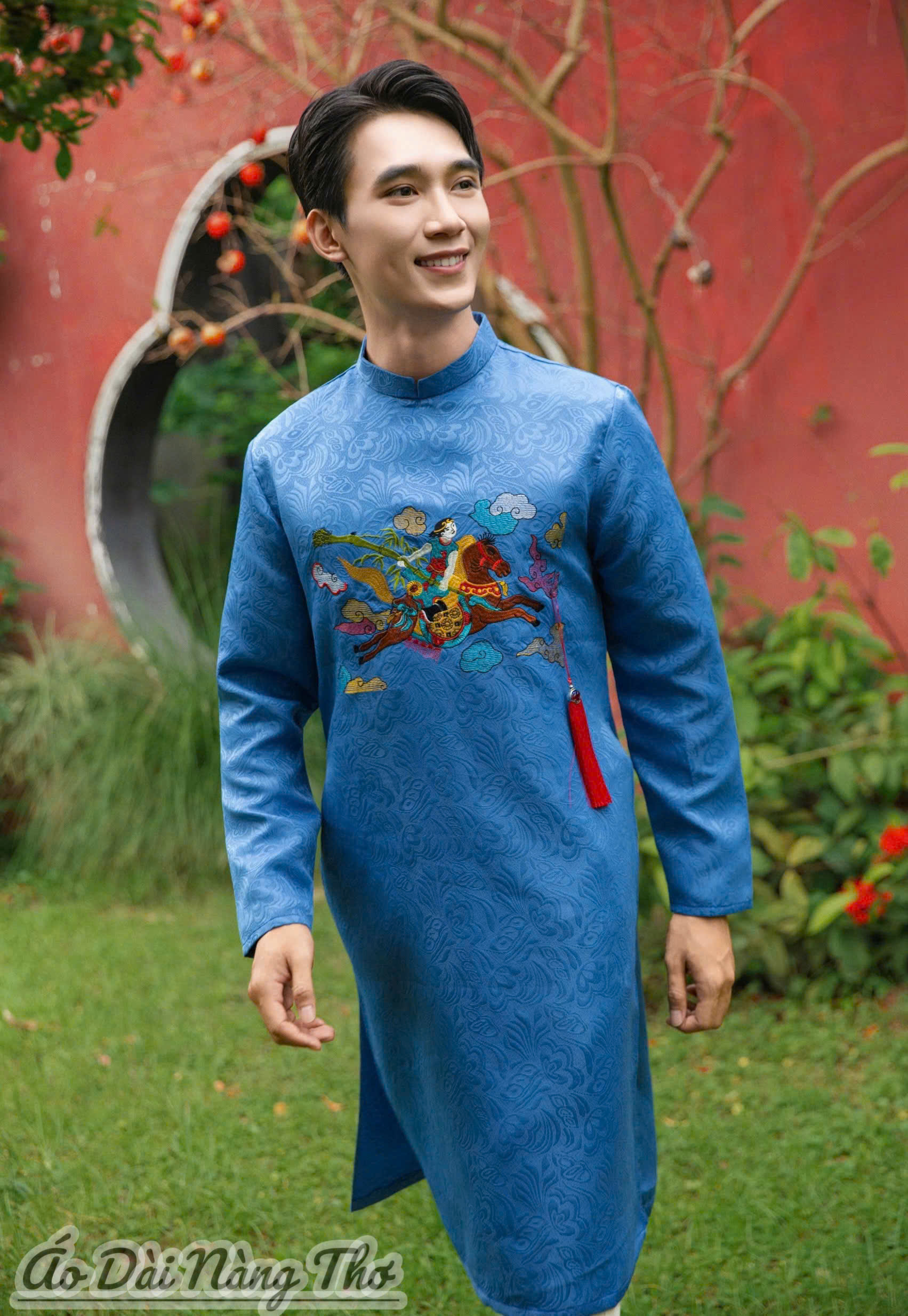 Áo Dài Nam Gấm Xanh Coban Họa Tiết Thêu Sang Trọng