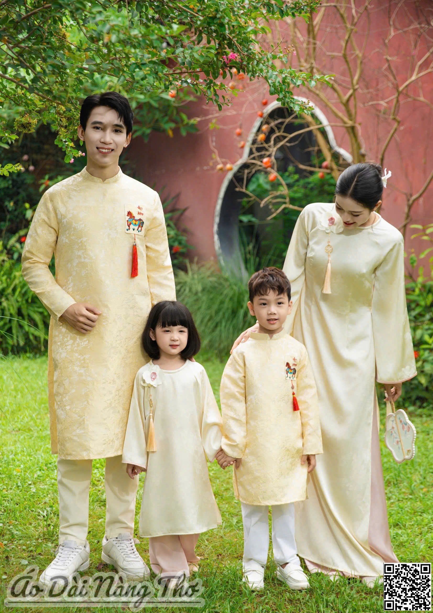 Áo Dài Cách Tân Gia Đình Ngọt Ngào