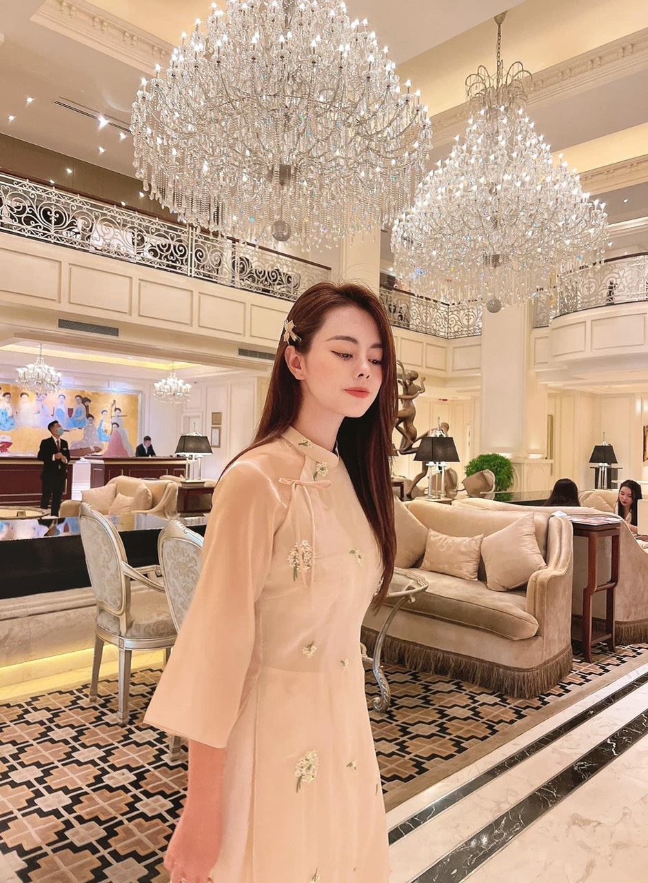 Áo Dài Cách Tân Tay Lửng