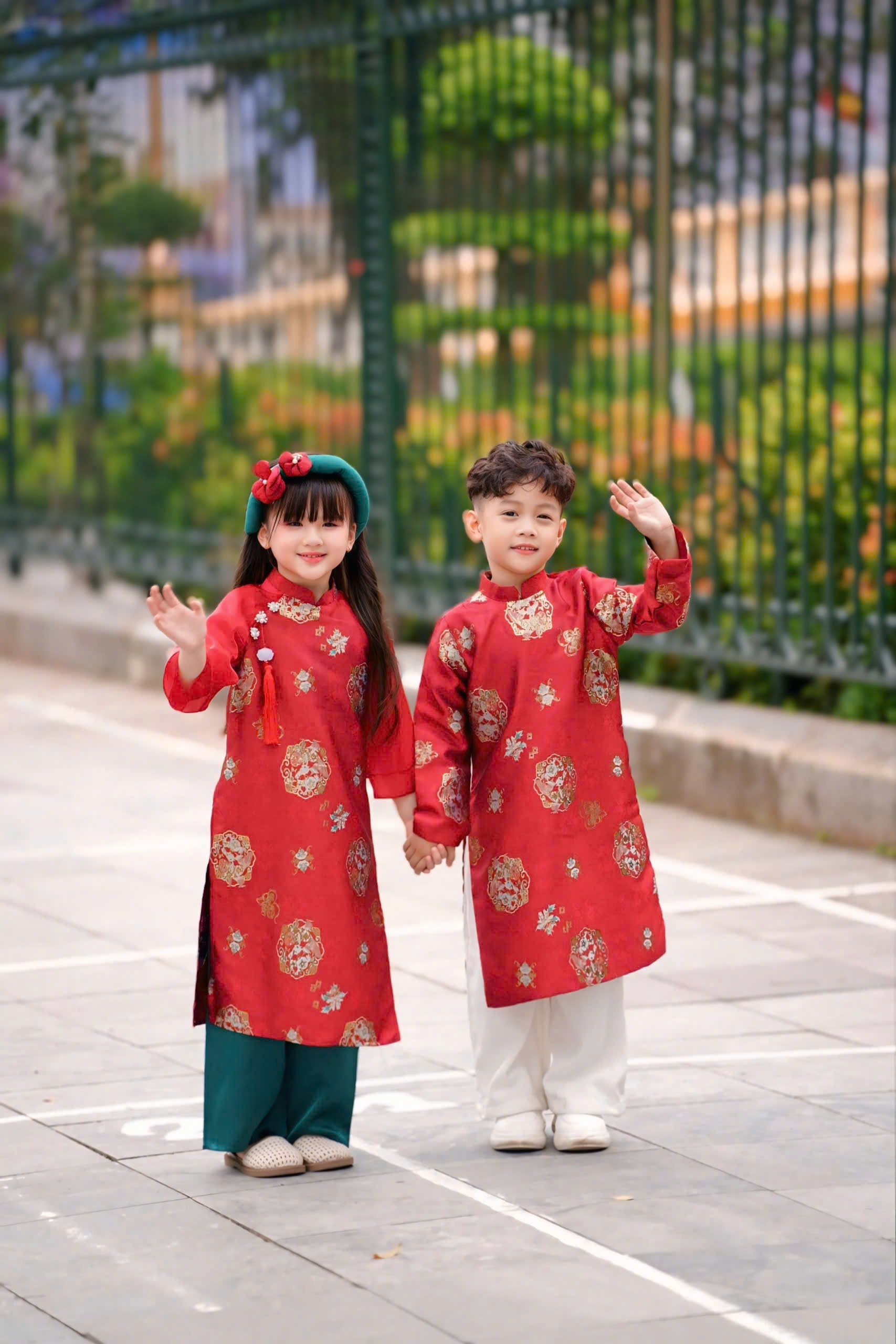 Áo Dài Bé Trai/Bé Gái Gấm Họa Tiết Xinh Xắn
