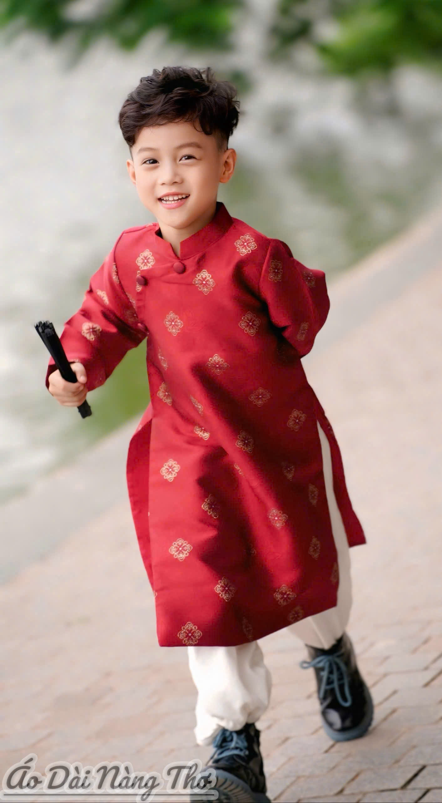 Áo Dài Bé Trai Gấm Đỏ Thanh Lịch