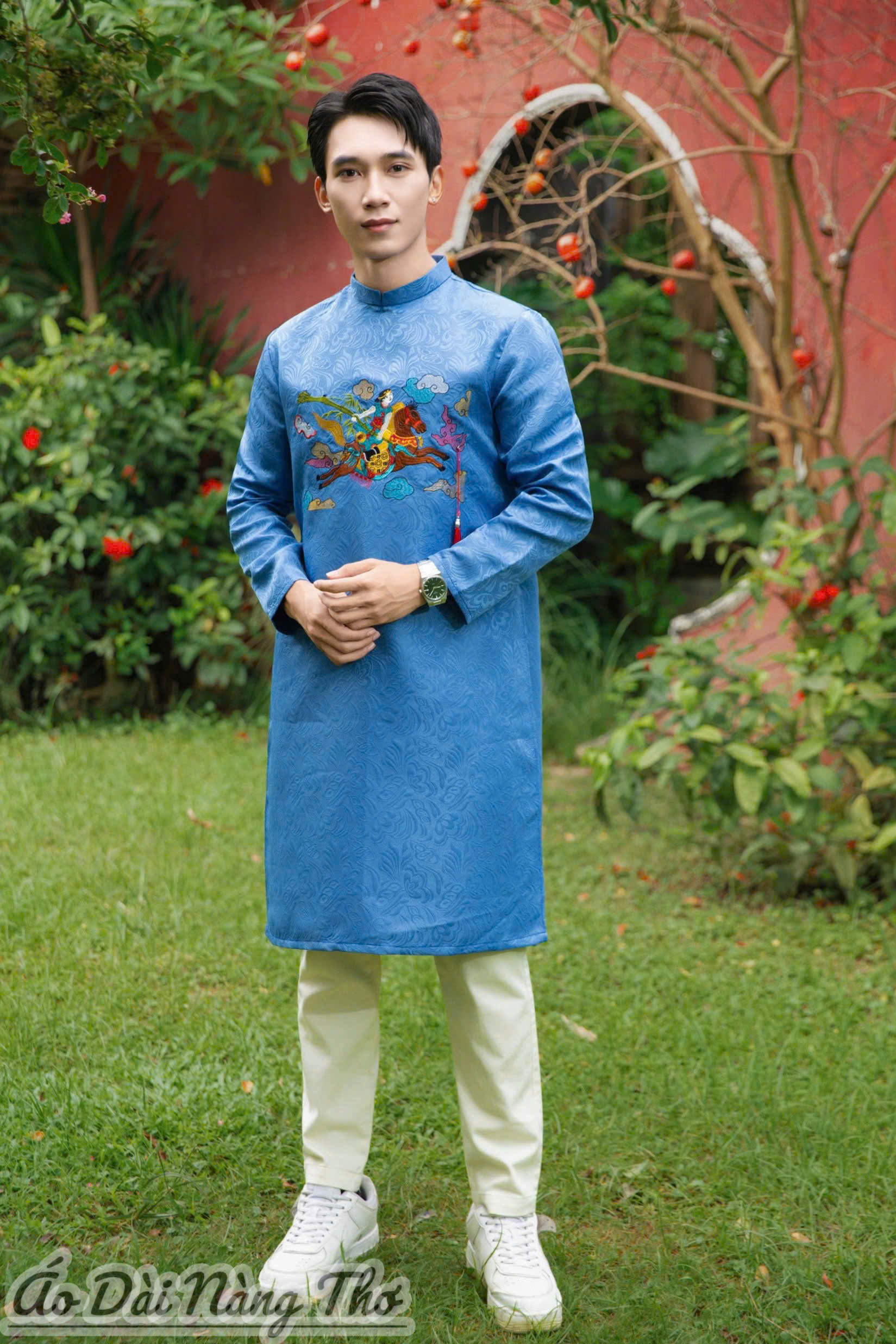 Áo Dài Nam Gấm Xanh Coban Họa Tiết Thêu Sang Trọng