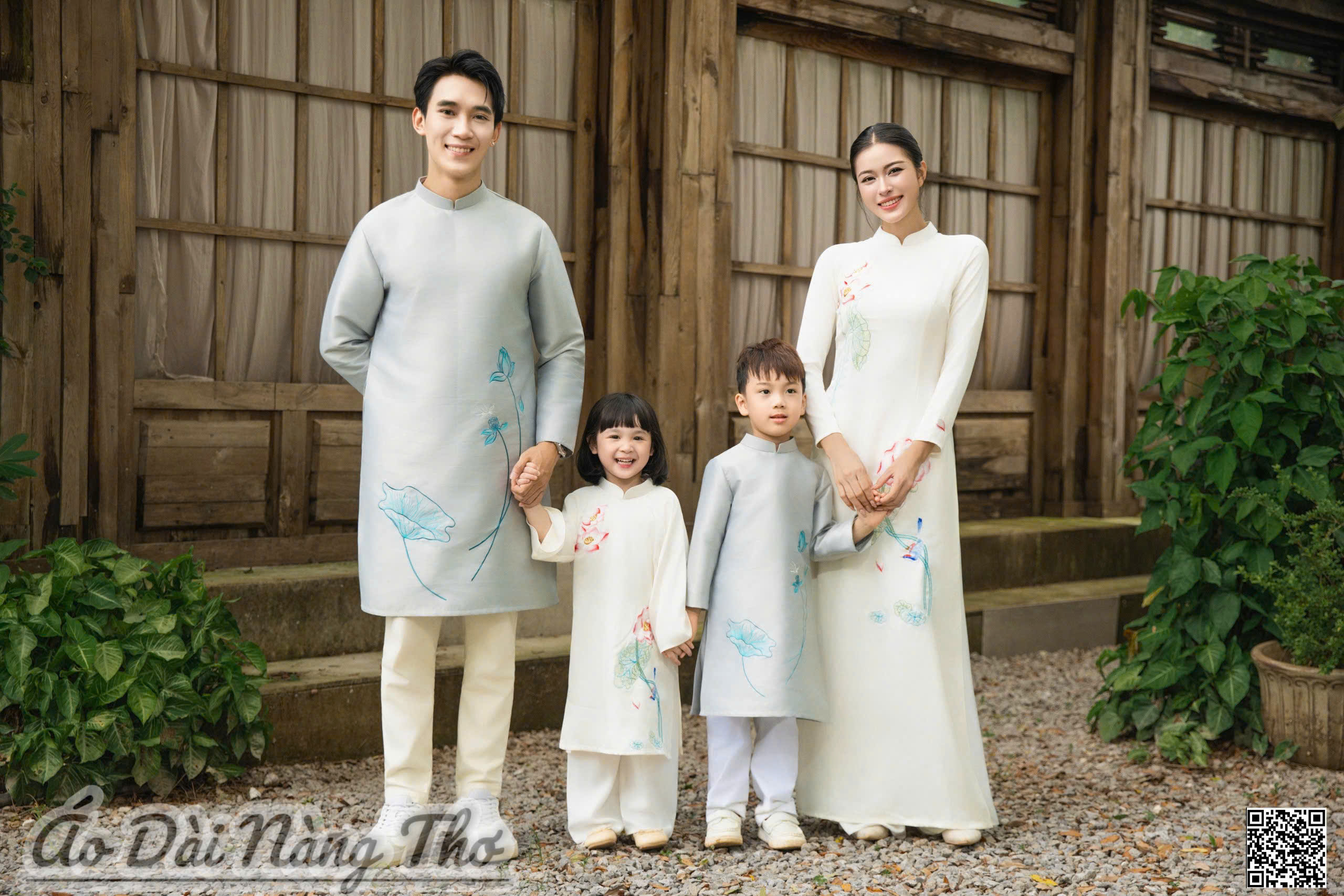 Áo Dài Cách Tân Gia Đình Trắng Thêu Phối Xám