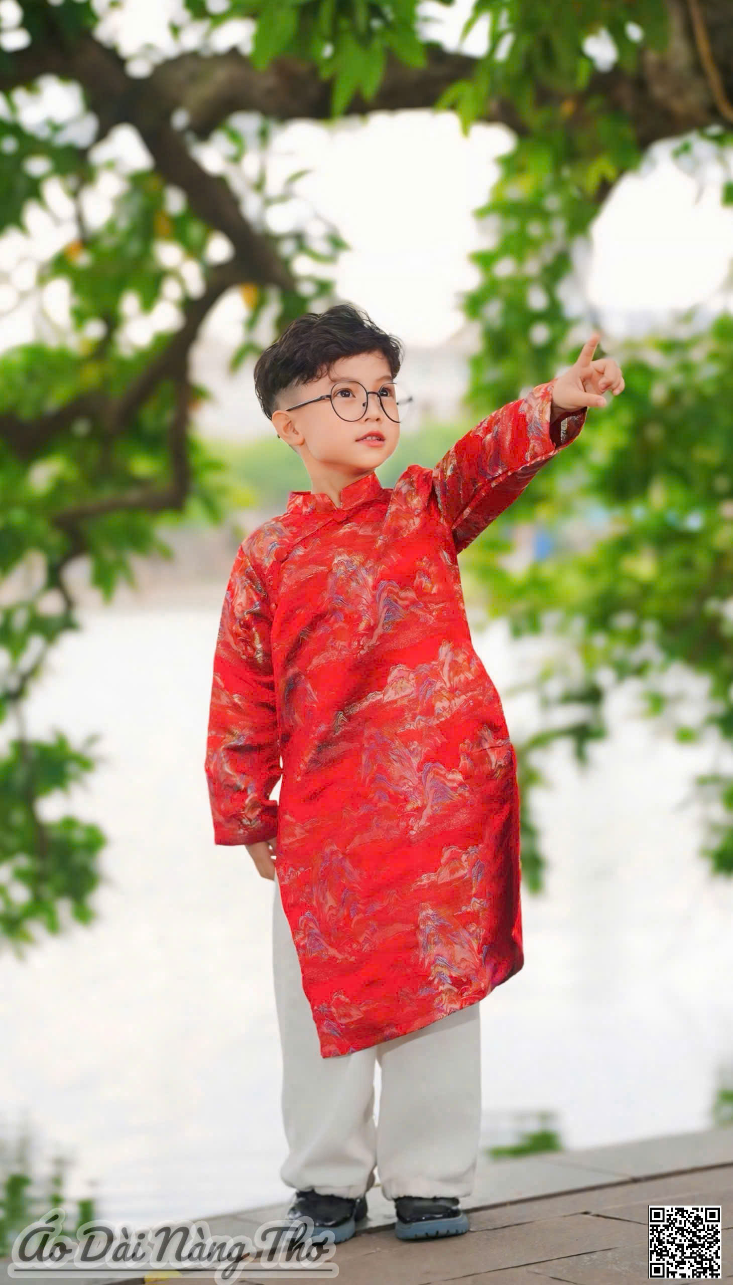 Áo Dài Bé Trai Tafta Đỏ Nhũ Hoa Tiết 3D